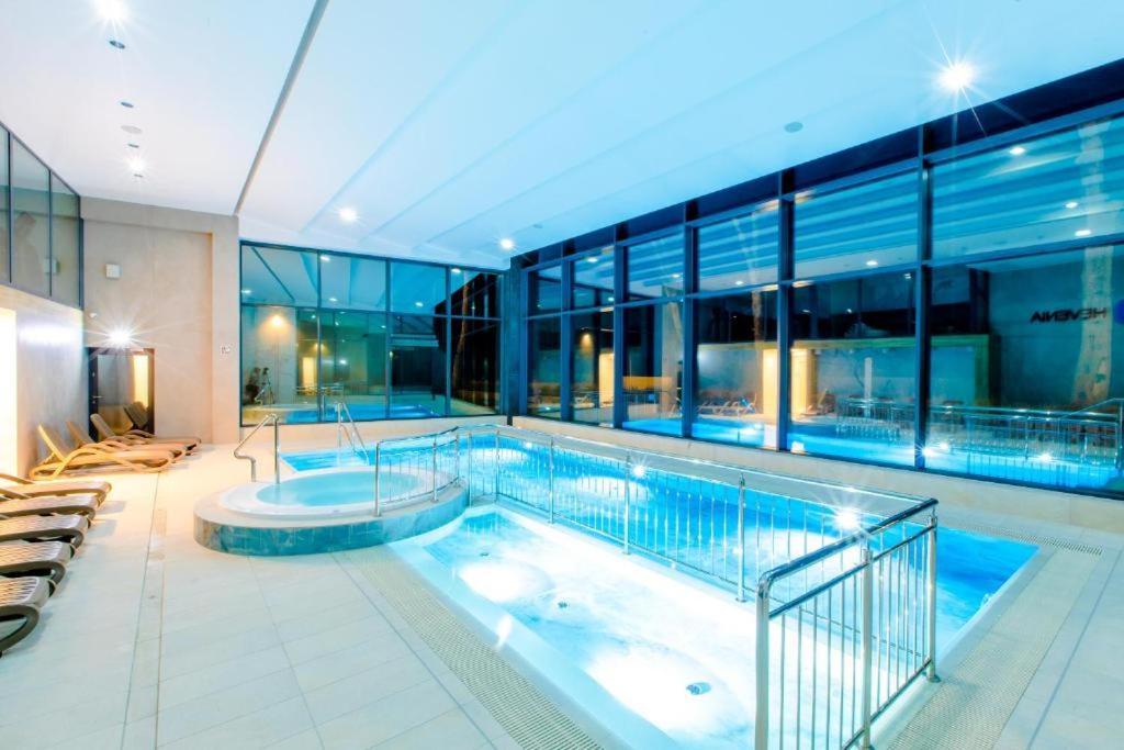 Resort Hevenia Rewal 18 Exteriör bild